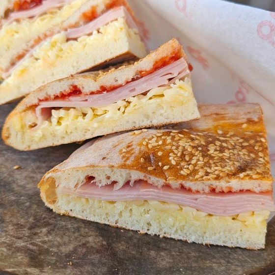 Pizza sandwich I